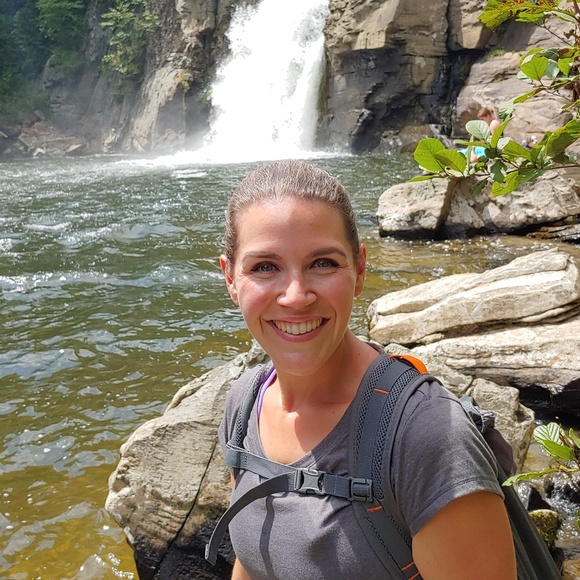 Meet your Posher, Michelle - Picture 4 of 4